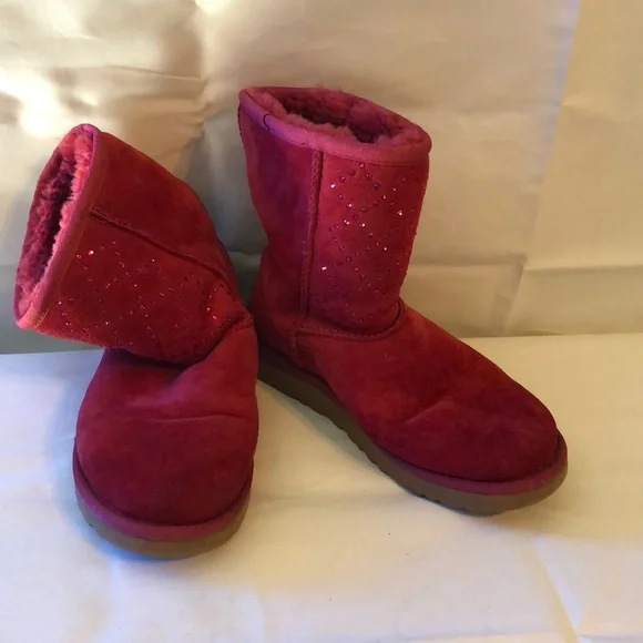 Women’s Ugg Swarovski Sparkly Bling Short Boot Burgundy size 6 - Picture 1 of 7